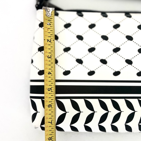 Keffiyeh Shoulder/Crossbody Bag with Adjustable Strap • Free Palestine - Picture 7 of 8